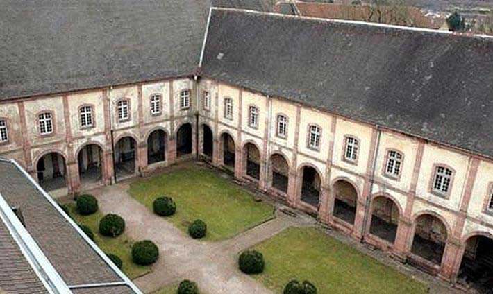 Cloître de l’abbaye de Senones vue du dessus