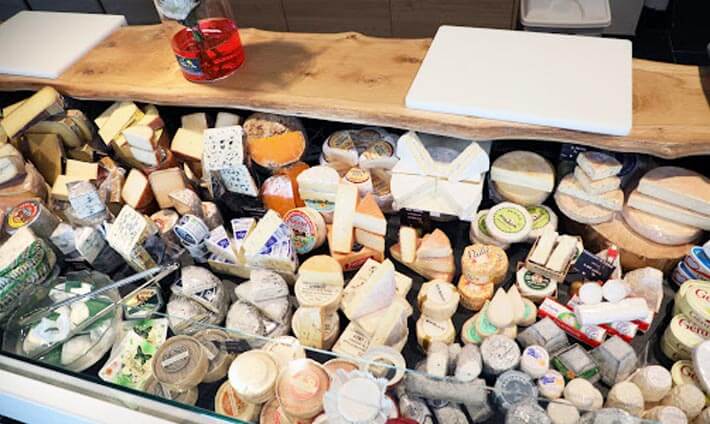 Rayon de plein de petits fromages vosgiens