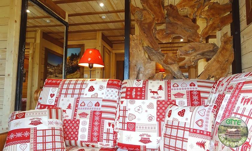 <p>Décoration cosy et terroir de nos gîtes, en bois, vichy</p>